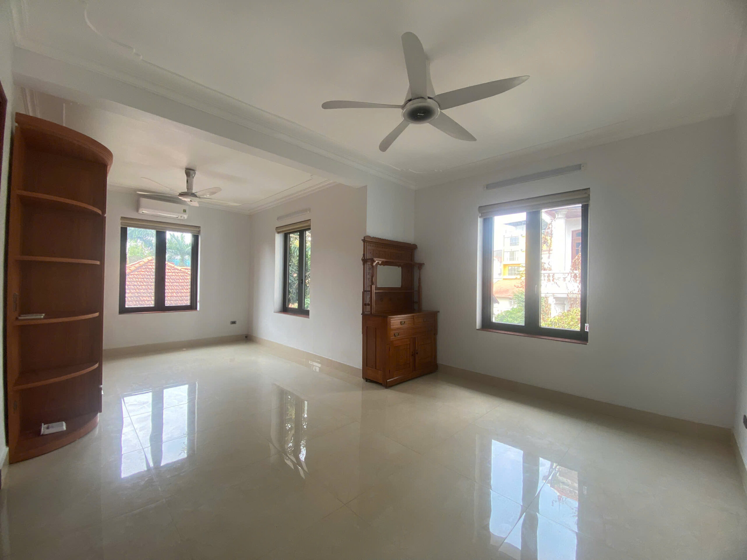 5-Bedroom House in Central Tay Ho – Walking Distance to West Lake