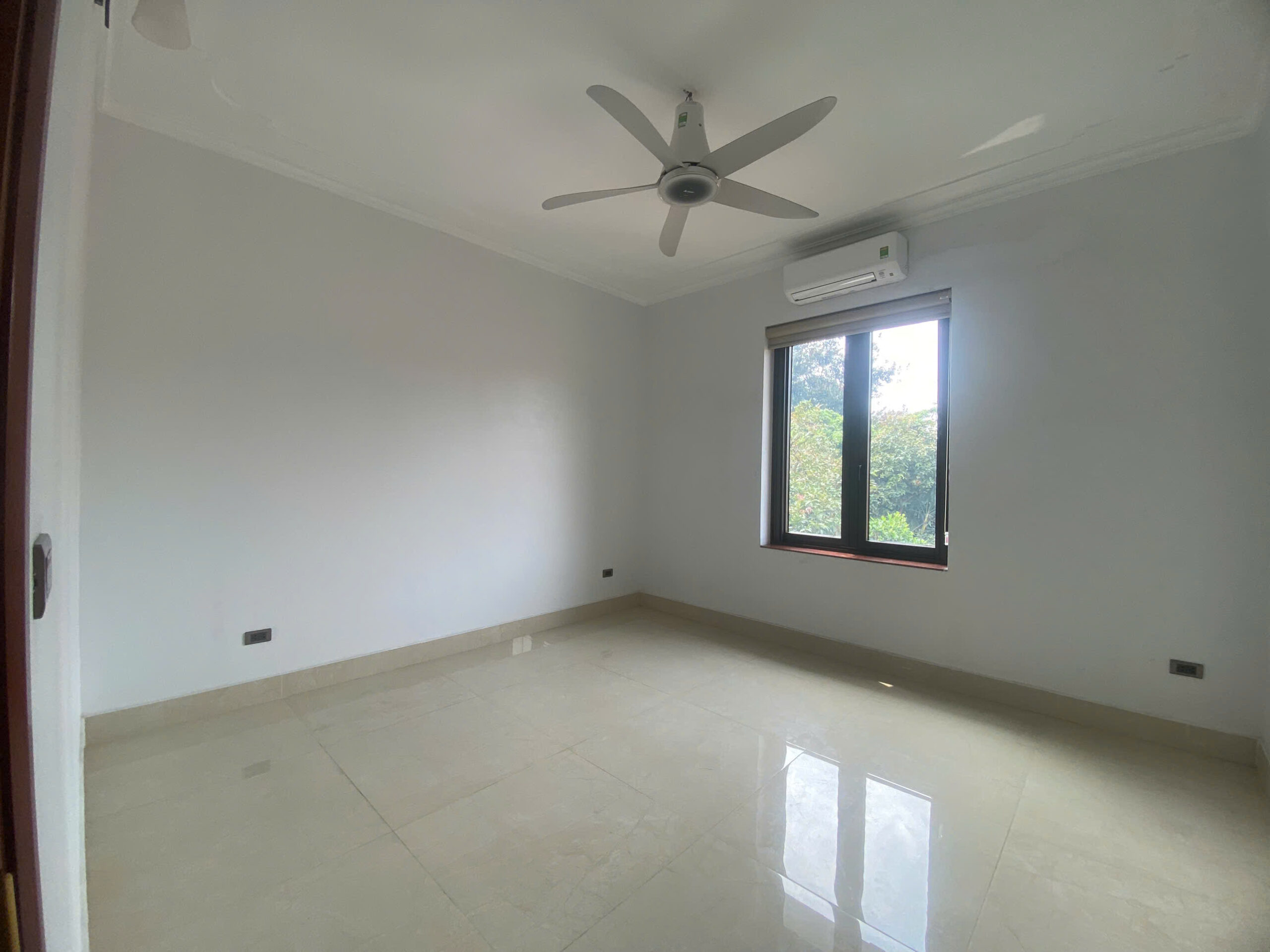 5-Bedroom House in Central Tay Ho – Walking Distance to West Lake