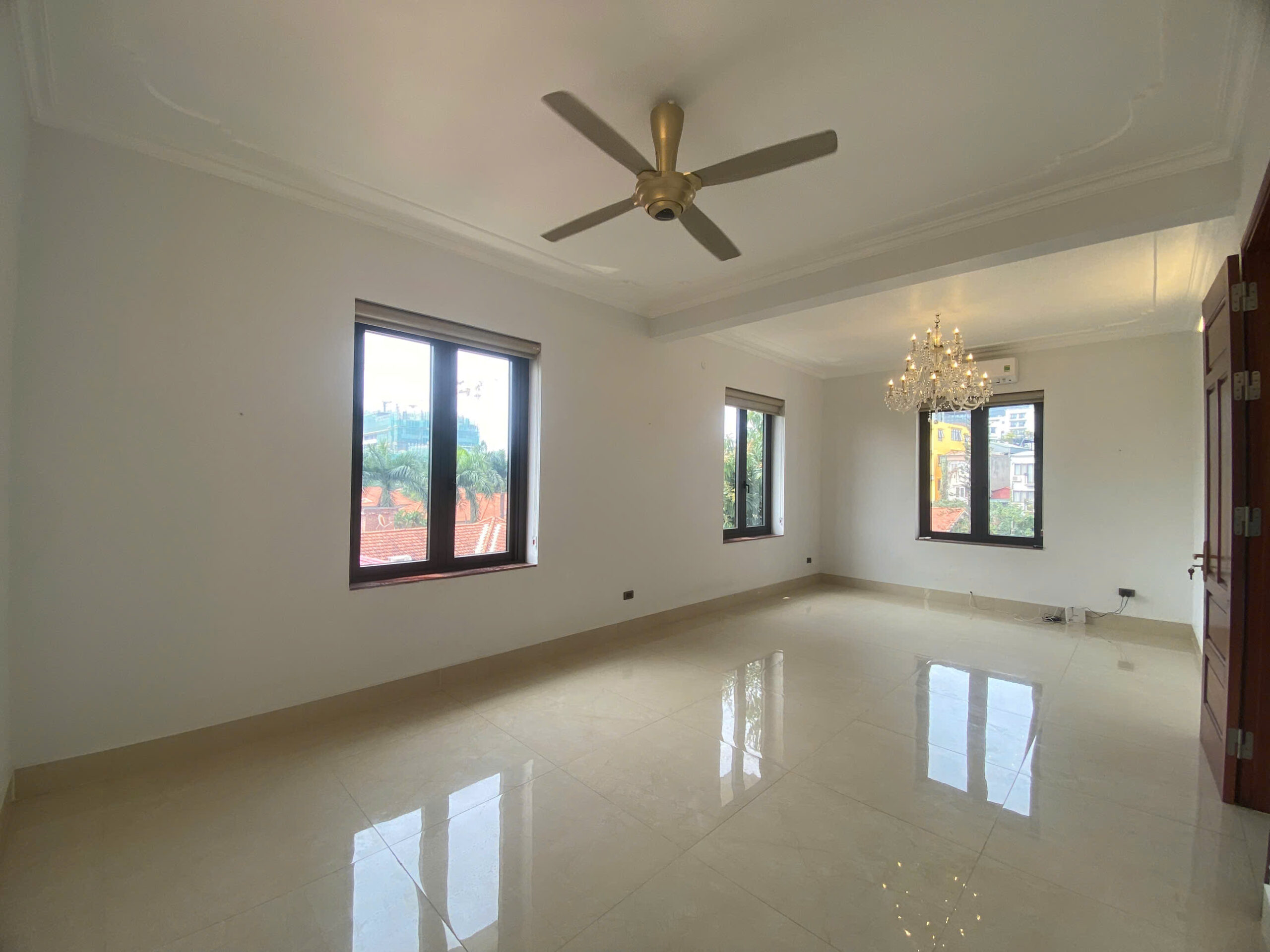 5-Bedroom House in Central Tay Ho – Walking Distance to West Lake