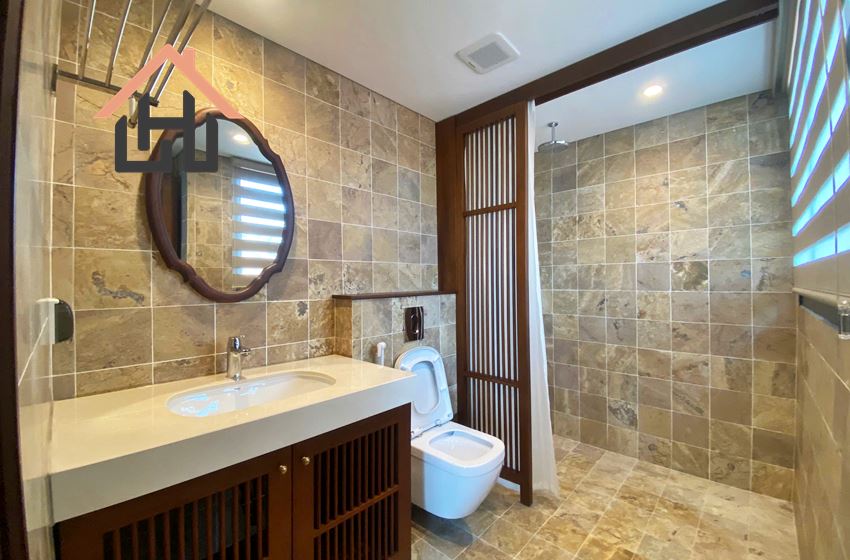 Elegant Lakefront Living on West Lake , Premium 4-Bedroom Apartment in Tu Hoa, Hanoi