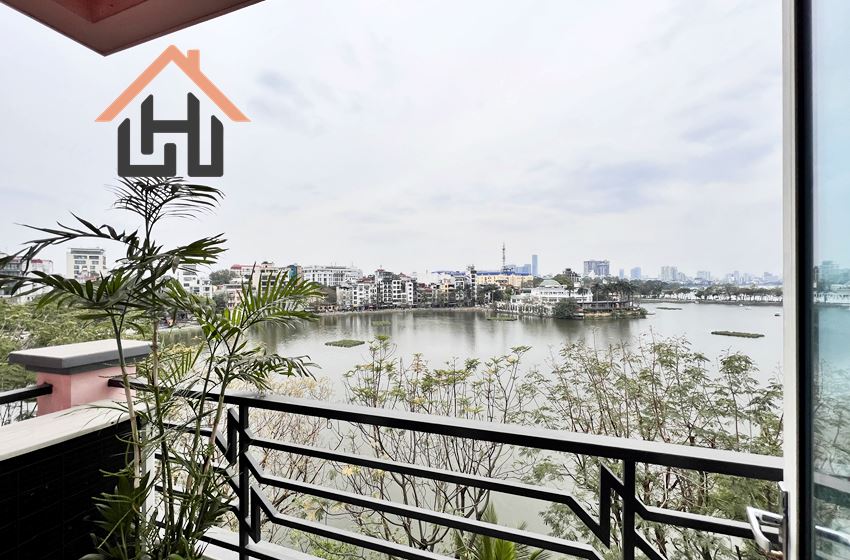 2-Bedroom Apartment on High Floor with Stunning Truc Bach Lake View, Hanoi