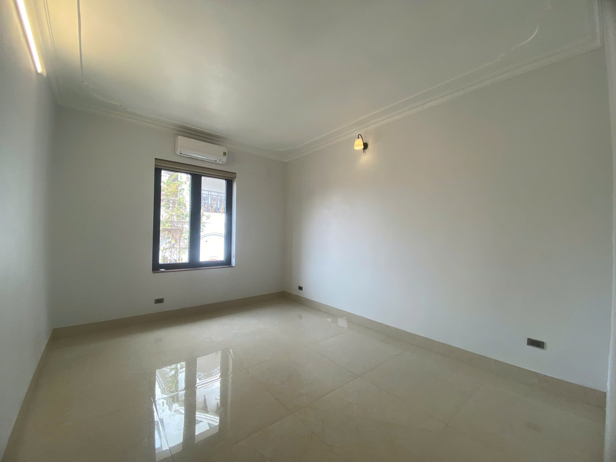 5-Bedroom House in Central Tay Ho – Walking Distance to West Lake