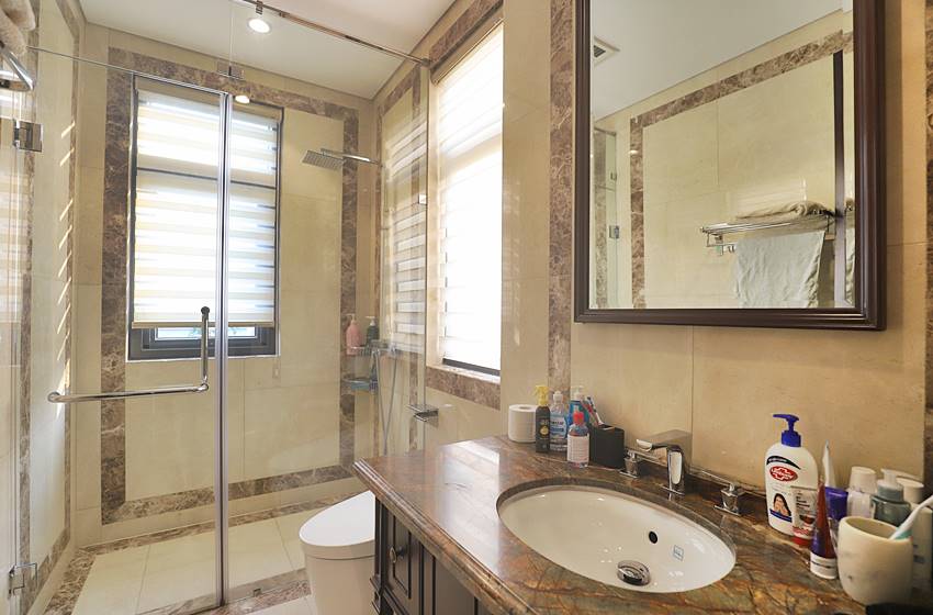 Luxury villa with 5 bedrooms for rent in Starlake, Hanoi