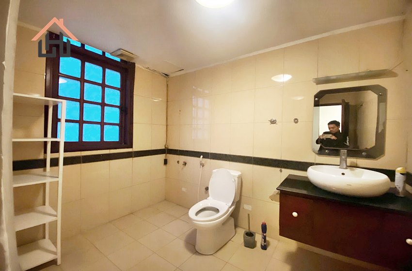 Spacious 5 bedroom villa with a swimming pool in Tay Ho, Hanoi