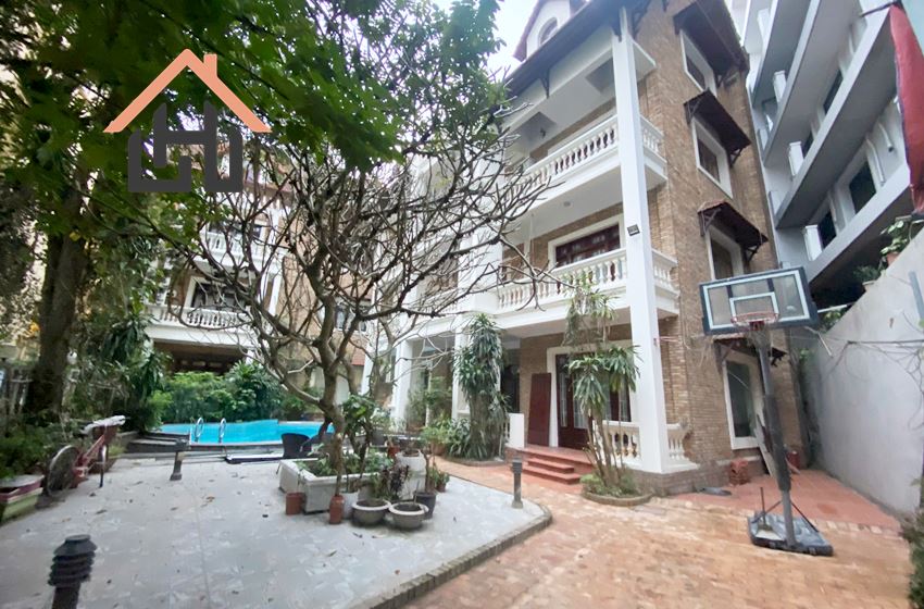 5BR Villa with Garden & Swimming pool in Tay Ho, Hanoi