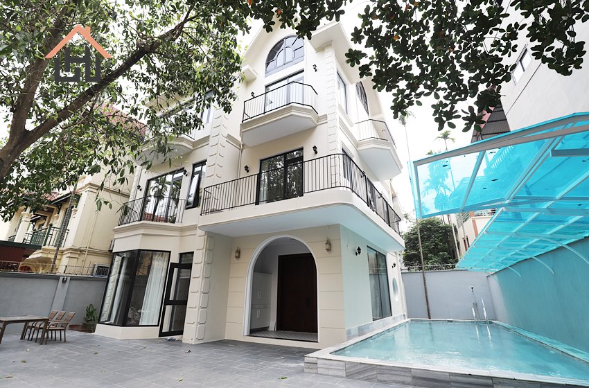 Modern 4 bedroom villa for rent in Tay Ho, Hanoi
