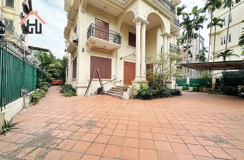 Spacious 4 bedroom house for rent in Tay Ho, Hanoi