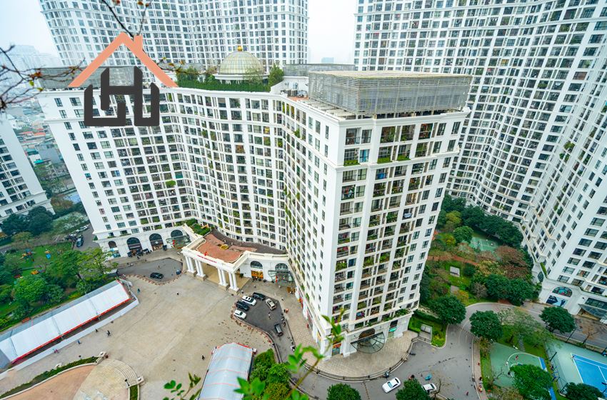 Modern Living with a Chef’s Kitchen – 2BR Apartment, Royal city, Hanoi