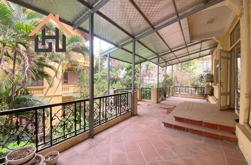 Spacious Villa with Garden & Rooftop – Tay Ho Living at Its Finest