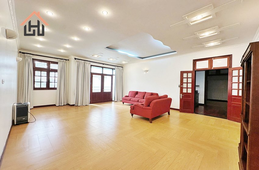 Spacious 4 bedroom villa for rent in Tay Ho, Hanoi