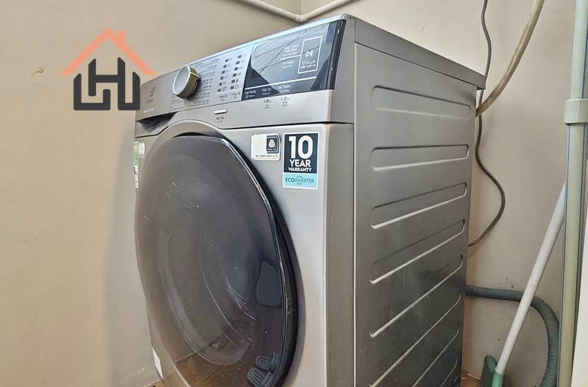 Nice apartment condominium with 3 beds in Starlake for rent