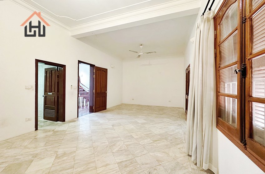 Spacious 4 bedroom house for rent in Tay Ho, Hanoi
