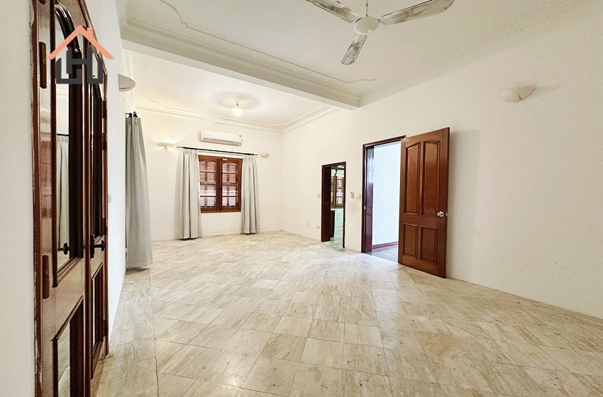 Spacious 4 bedroom house for rent in Tay Ho, Hanoi