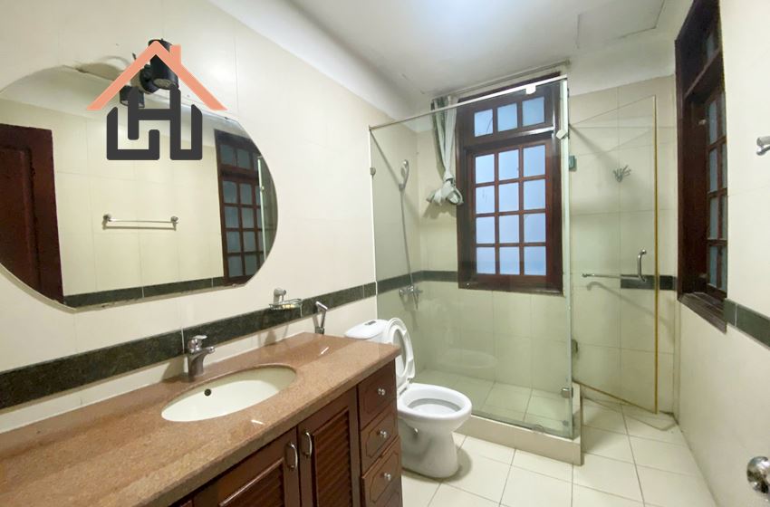 5BR Villa with Garden & Swimming pool in Tay Ho, Hanoi