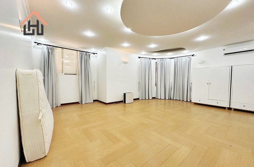 Spacious 4 bedroom villa for rent in Tay Ho, Hanoi