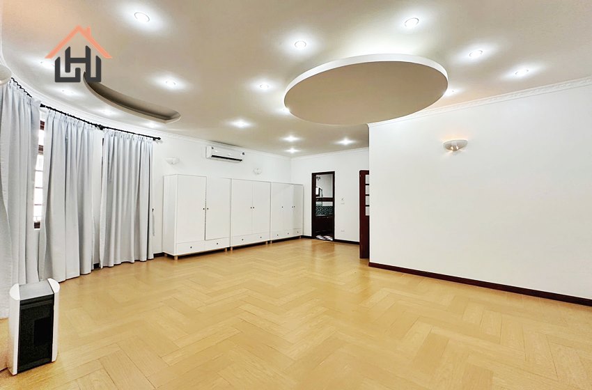 Spacious 4 bedroom villa for rent in Tay Ho, Hanoi