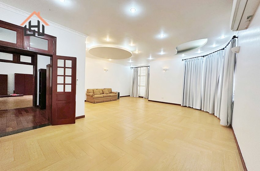 Spacious 4 bedroom villa for rent in Tay Ho, Hanoi