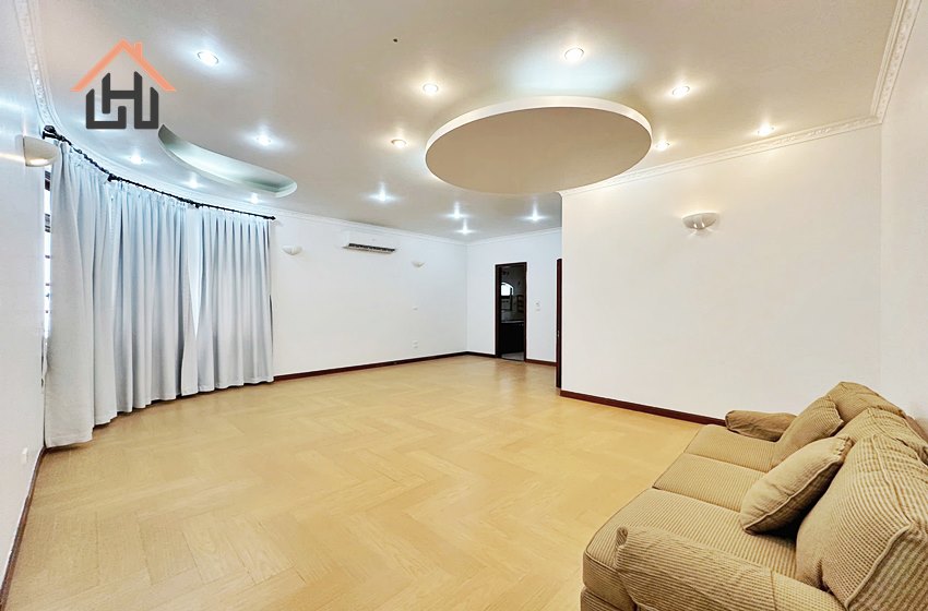 Spacious 4 bedroom villa for rent in Tay Ho, Hanoi