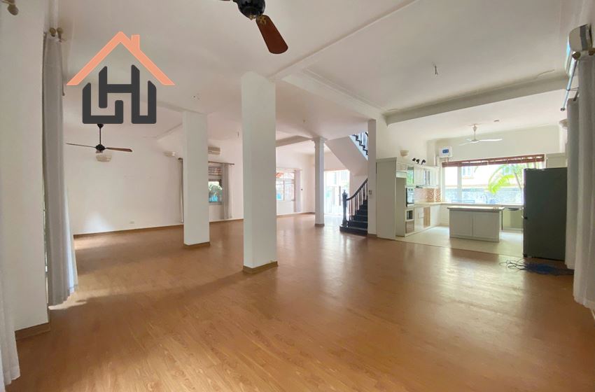 Spacious Villa with Garden & Rooftop – Tay Ho Living at Its Finest