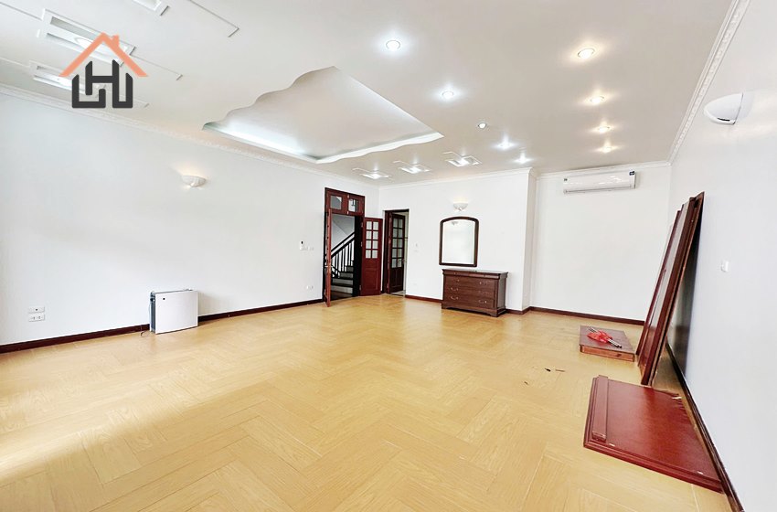 Spacious 4 bedroom villa for rent in Tay Ho, Hanoi