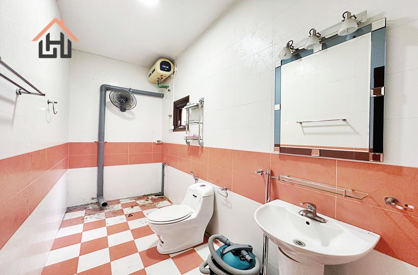 Spacious 4 bedroom villa for rent in Tay Ho, Hanoi