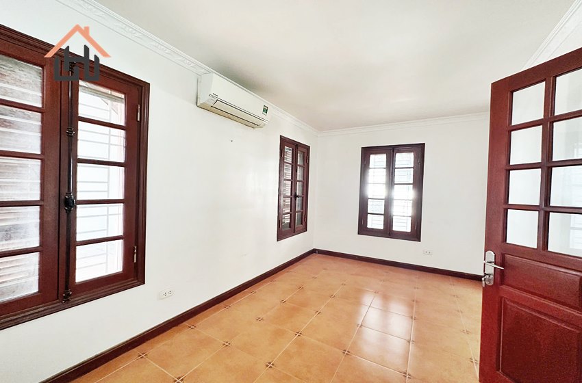 Spacious 4 bedroom villa for rent in Tay Ho, Hanoi