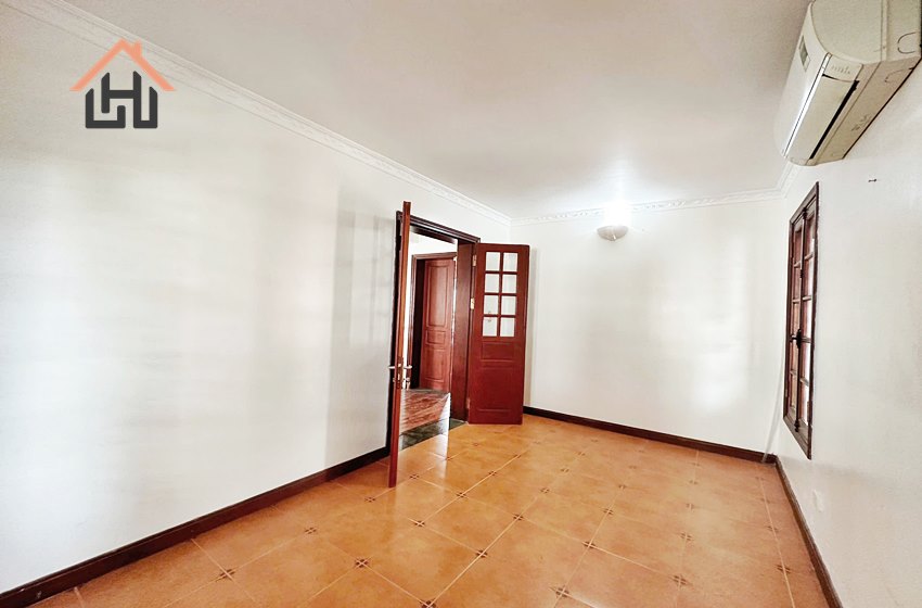 Spacious 4 bedroom villa for rent in Tay Ho, Hanoi