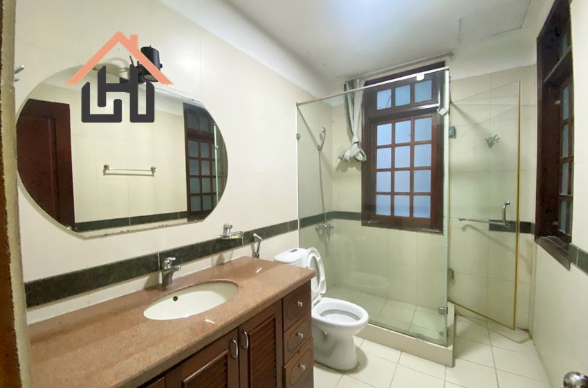 5BR Villa with Garden & Swimming pool in Tay Ho, Hanoi