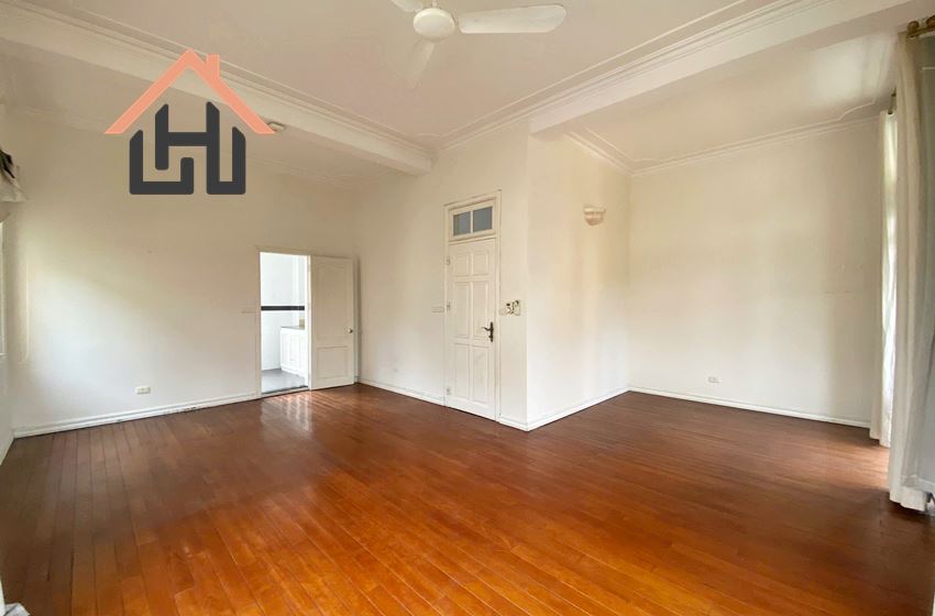 Spacious Villa with Garden & Rooftop – Tay Ho Living at Its Finest