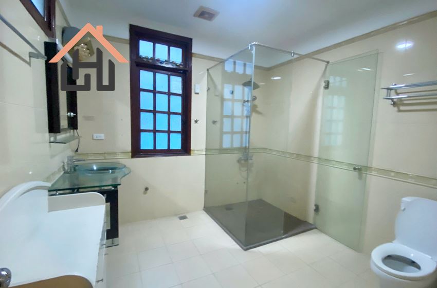 5BR Villa with Garden & Swimming pool in Tay Ho, Hanoi