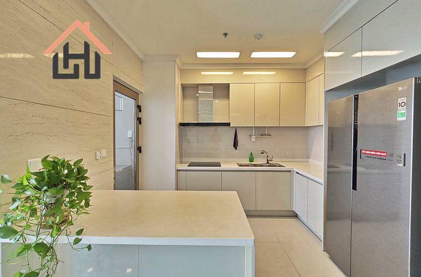 Nice apartment condominium with 3 beds in Starlake for rent