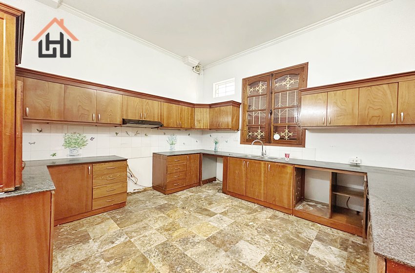 Spacious 4 bedroom house for rent in Tay Ho, Hanoi