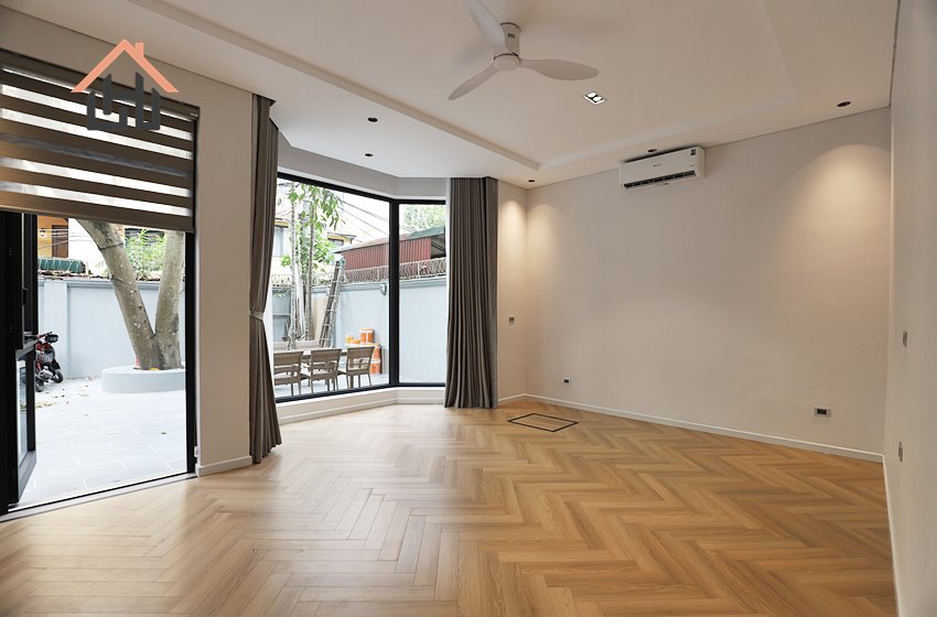 Modern 4 bedroom villa for rent in Tay Ho, Hanoi