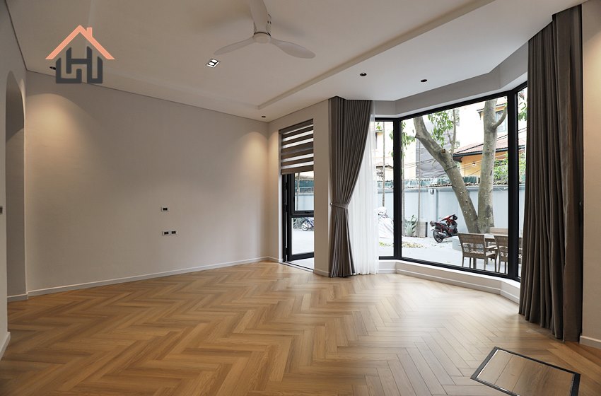 Modern 4 bedroom villa for rent in Tay Ho, Hanoi