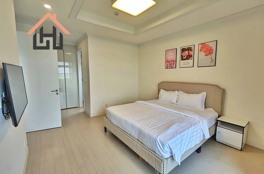 Nice apartment condominium with 3 beds in Starlake for rent