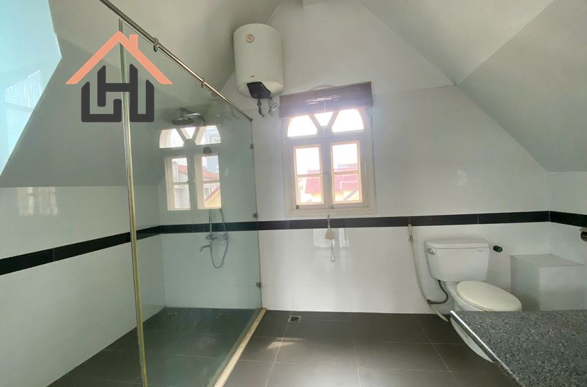 Spacious Villa with Garden & Rooftop – Tay Ho Living at Its Finest