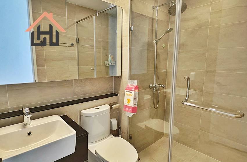 Nice apartment condominium with 3 beds in Starlake for rent