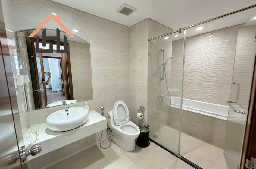 Highfloor 3-Bedroom Apartment in Vinhomes Times City, Hanoi