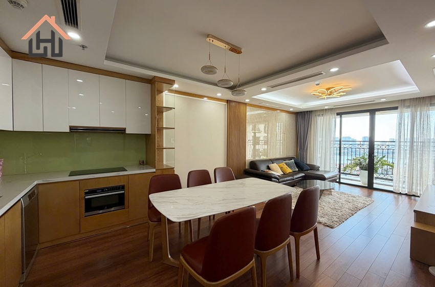 Top floor apartment, offering a sumptuous lifestyle in D’le Roi Soleil