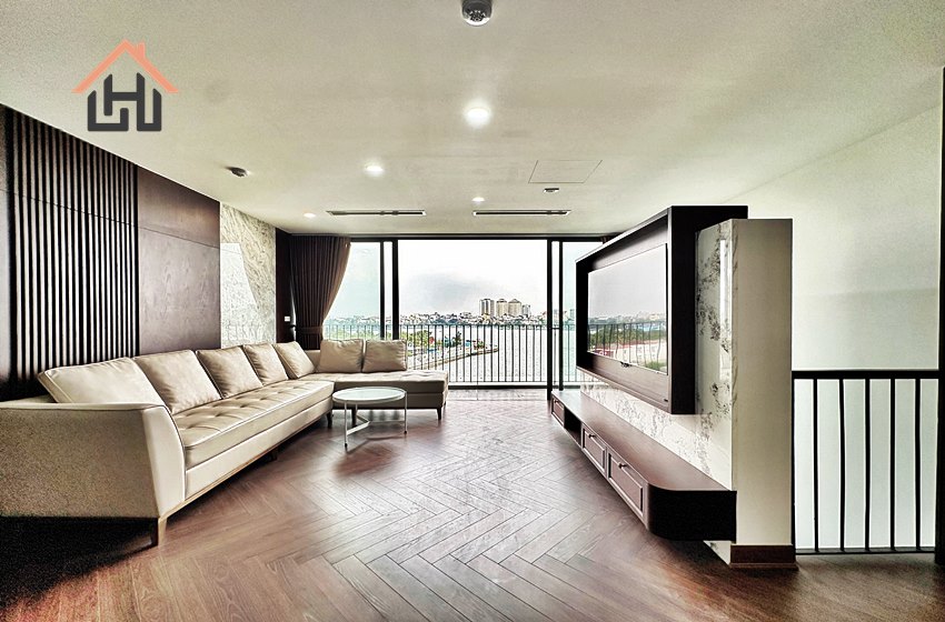 Lake-view duplex 3 bedroom apartment in Tay Ho, Hanoi