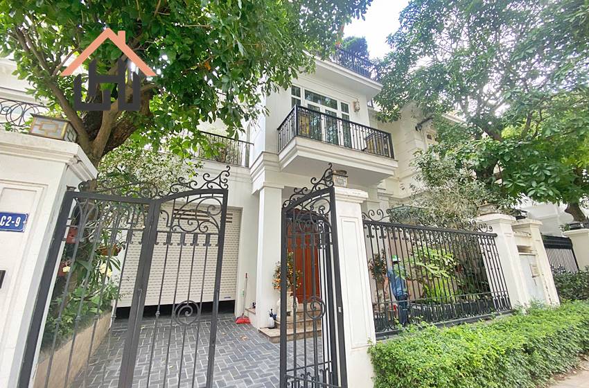 Four bedrooms villa for rent in Ciputra, Hanoi