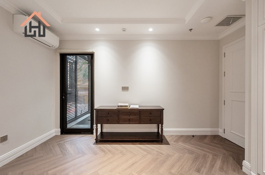Gorgeous three bedroom apartment with lake view for rent in Tay Ho, Hanoi