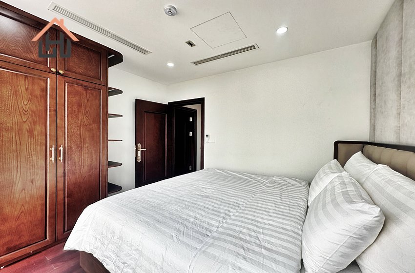Lake-view duplex 3 bedroom apartment in Tay Ho, Hanoi