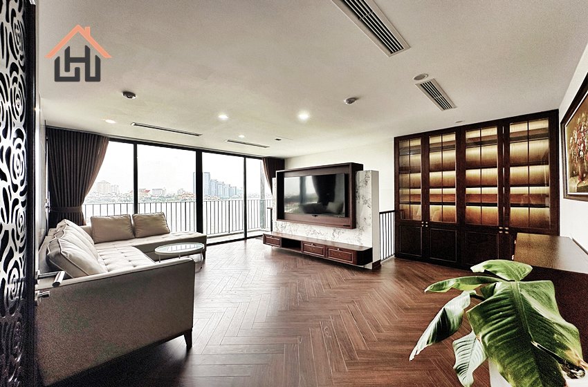 Lake-view duplex 3 bedroom apartment in Tay Ho, Hanoi