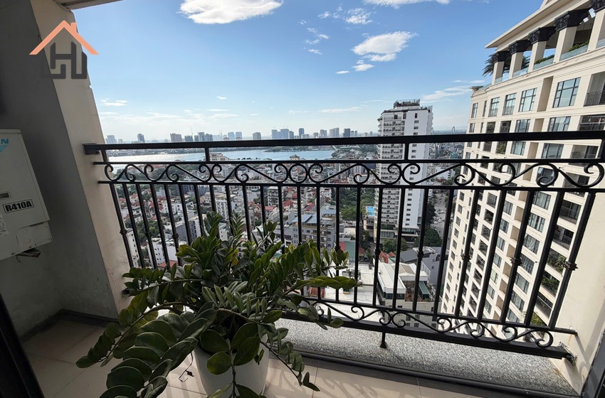 Top floor apartment, offering a sumptuous lifestyle in D’le Roi Soleil