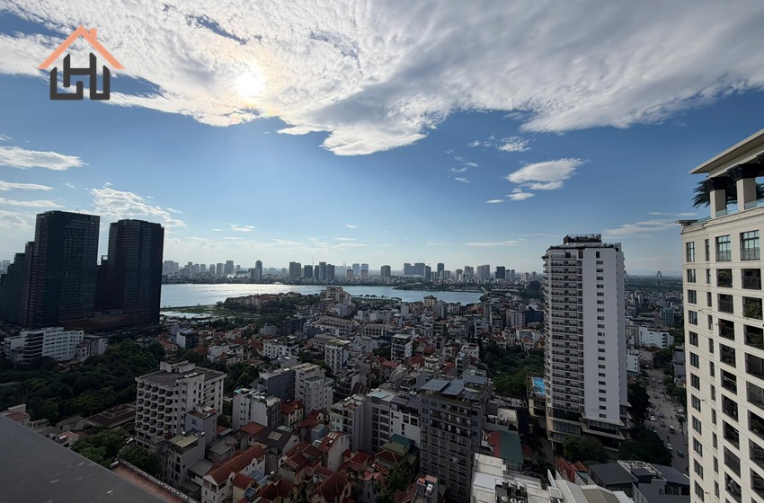 Top floor apartment, offering a sumptuous lifestyle in D’le Roi Soleil