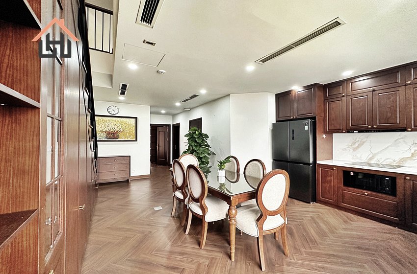 Lake-view duplex 3 bedroom apartment in Tay Ho, Hanoi