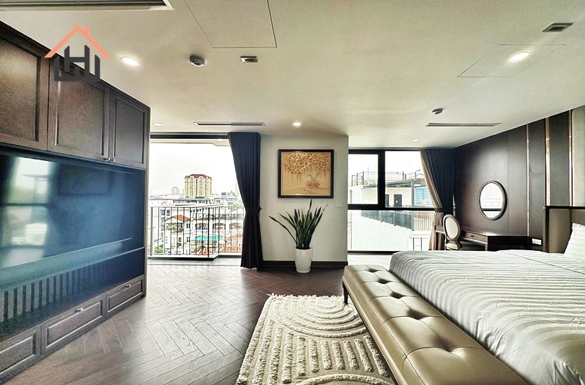 Lake-view duplex 3 bedroom apartment in Tay Ho, Hanoi