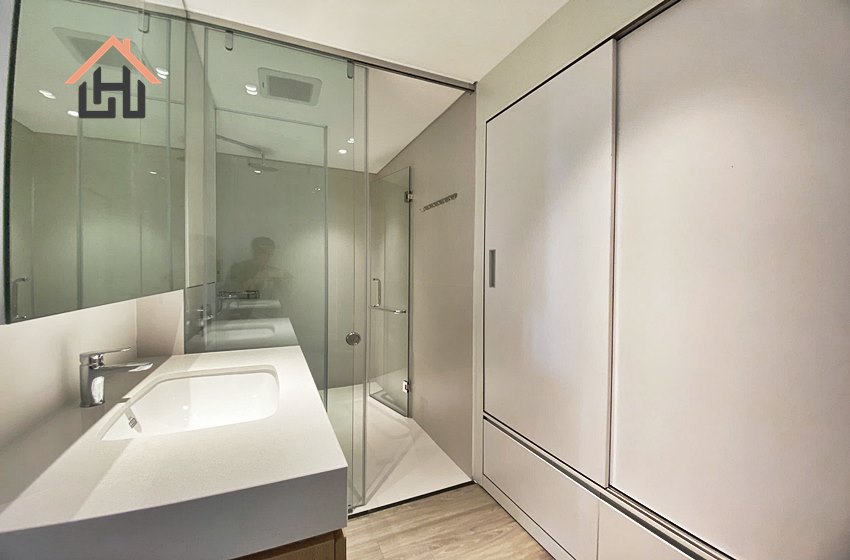 Modern 3 bedroom apartment for rent in Tay Ho, Hanoi