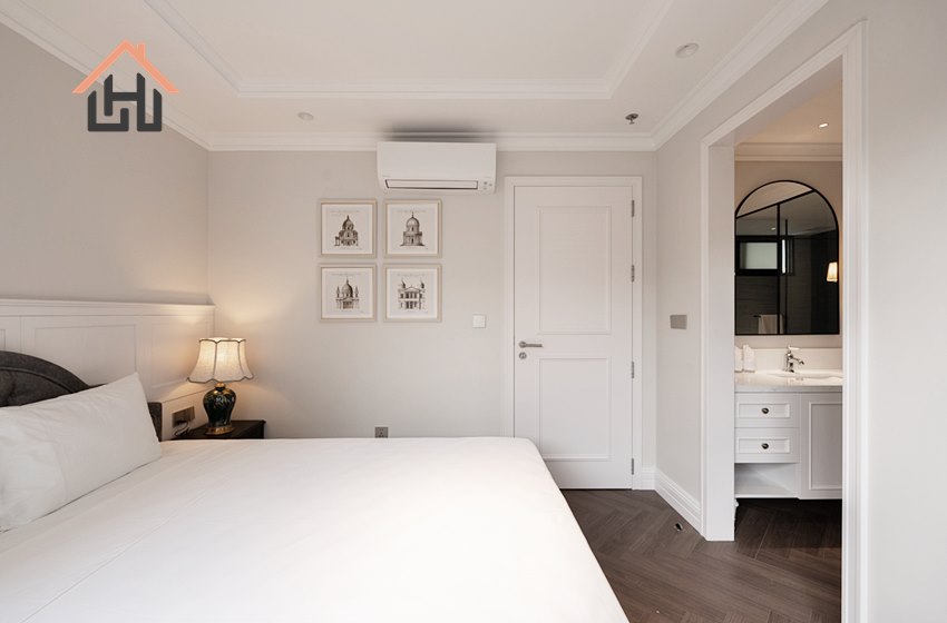 Gorgeous three bedroom apartment with lake view for rent in Tay Ho, Hanoi